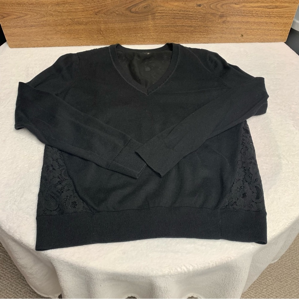 Banana Republic black lace back sweater size small long sleeve V neck - Picture 7 of 7